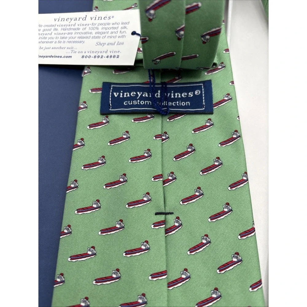 Vineyard Vines Boat Tie Mens Green Silk Hand Made USA Cargo Ship